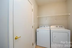 8332 Highland Glen Dr, Charlotte, NC 28269 - Photo 12
