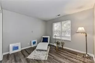 307 Hoskins Mill Ln, Charlotte, NC 28208 - Photo 4