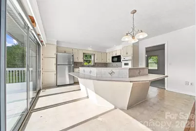 2796 Lakeview Drive, Lenoir, NC 28645 - Photo 8