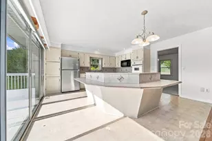 2796 Lakeview Dr, Lenoir, NC 28645 - Photo 8