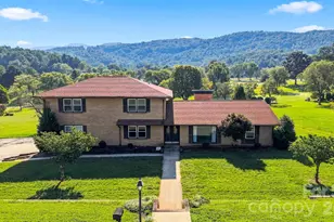 2796 Lakeview Dr, Lenoir, NC 28645 - Photo 1
