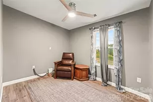 812 Capps Hill Mine Rd, Charlotte, NC 28216 - Photo 20