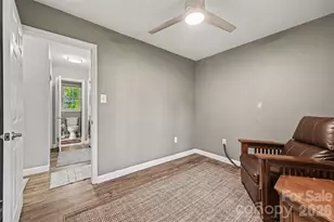 812 Capps Hill Mine Rd, Charlotte, NC 28216 - Photo 18