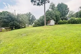 812 Capps Hill Mine Rd, Charlotte, NC 28216 - Photo 4