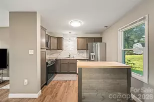 812 Capps Hill Mine Rd, Charlotte, NC 28216 - Photo 16
