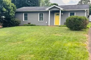 812 Capps Hill Mine Rd, Charlotte, NC 28216 - Photo 2