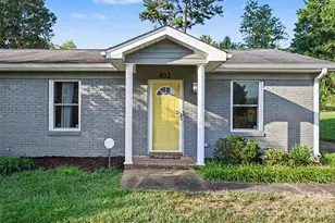 812 Capps Hill Mine Rd, Charlotte, NC 28216 - Photo 6