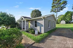 812 Capps Hill Mine Rd, Charlotte, NC 28216 - Photo 36