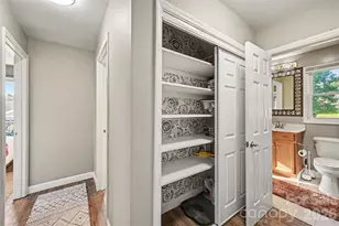 812 Capps Hill Mine Rd, Charlotte, NC 28216 - Photo 28