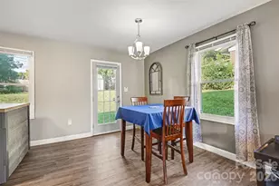 812 Capps Hill Mine Rd, Charlotte, NC 28216 - Photo 12