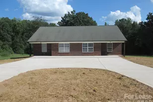 820 Horseshoe Lake Rd, Lincolnton, NC 28092 - Photo 1