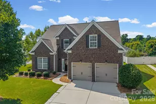 1053 Jack Pine Rd, Lake Wylie, SC 29710 - Photo 2