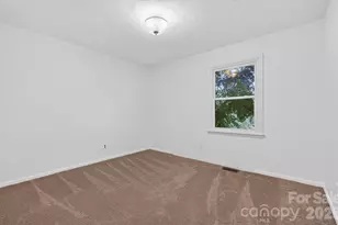 1371 Jackson Loop Rd, Flat Rock, NC 28731 - Photo 12