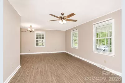 1412 Mount Vernon Avenue, Statesville, NC 28677 - Photo 8
