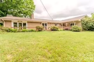 455 Avery Ln, Newland, NC 28657 - Photo 2