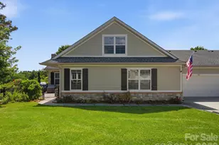 868 Ledgestone Ct, Tega Cay, SC 29708 - Photo 4
