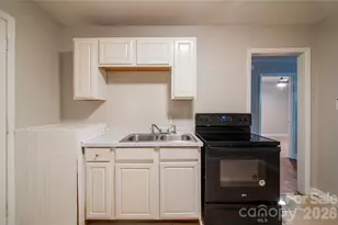 1812 Catherine Simmons Ave, Charlotte, NC 28216 - Photo 18