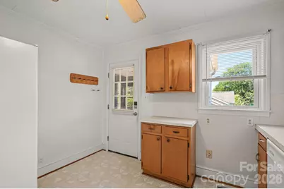 1127 Thompson Avenue, Charlotte, NC 28216 - Photo 4