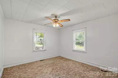 1127 Thompson Avenue, Charlotte, NC 28216 - Photo 8
