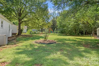 1127 Thompson Avenue, Charlotte, NC 28216 - Photo 16