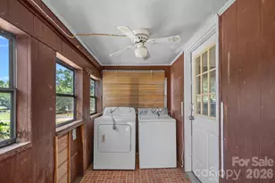 1127 Thompson Ave, Charlotte, NC 28216 - Photo 12