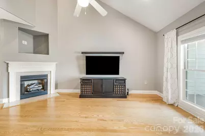 896 West Pointe Drive, Asheville, NC 28806 - Photo 4