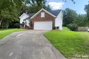 11101 Deerpath Ct, Charlotte, NC 28262 - Photo 2