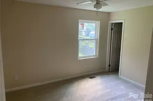 11101 Deerpath Ct, Charlotte, NC 28262 - Photo 16