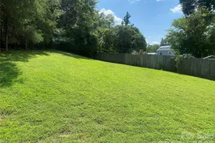 11101 Deerpath Ct, Charlotte, NC 28262 - Photo 30