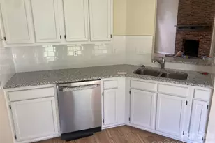 11101 Deerpath Ct, Charlotte, NC 28262 - Photo 6