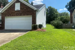 11101 Deerpath Ct, Charlotte, NC 28262 - Photo 36