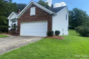 11101 Deerpath Ct, Charlotte, NC 28262 - Photo 12