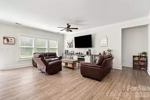 142 Donsdale Dr, Statesville, NC 28625 - Photo 6