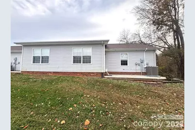 117 24th Street NW, Hickory, NC 28601 - Photo 2