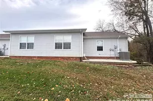 117 24th St NW, Hickory, NC 28601 - Photo 2
