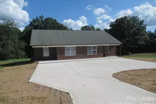 822 Horseshoe Lake Rd, Lincolnton, NC 28092 - Photo 2