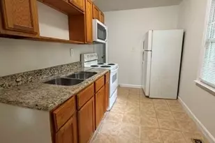 323 Lakewood Ave, Charlotte, NC 28208 - Photo 6