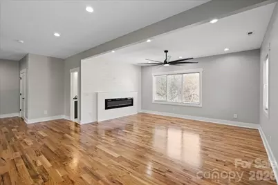 543 30th Avenue NW, Hickory, NC 28601 - Photo 10