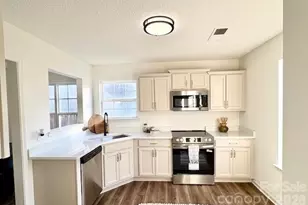 6111 Country Walk Dr, Charlotte, NC 28212 - Photo 6