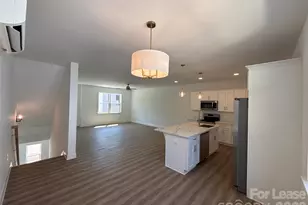 2100 Bombay Wy, Charlotte, NC 28208 - Photo 2