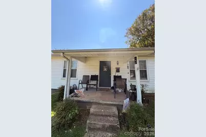142 E Catawba Avenue, Mount Holly, NC 28120 - Photo 2