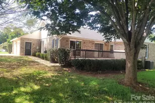 1275 Grady Ln, Hickory, NC 28602 - Photo 4