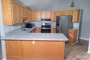 1275 Grady Ln, Hickory, NC 28602 - Photo 10