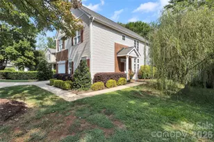 9132 Royal Highlands Ct, Charlotte, NC 28277 - Photo 2