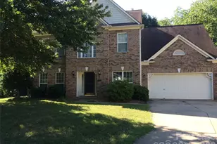 733 Meadow Lake Dr, Matthews, NC 28105 - Photo 2