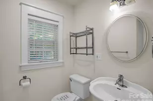160 E Howard St, Tryon, NC 28782 - Photo 16