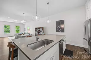 4017 Plaza Row Ct, Charlotte, NC 28205 - Photo 4