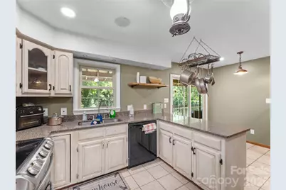 121 Churchill Downs Drive, Fairview, NC 28730 - Photo 18