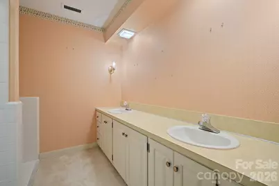 955 19th Avenue NW, Hickory, NC 28601 - Photo 34
