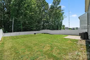 5132 Rustling Pnes Ct, Charlotte, NC 28215 - Photo 32